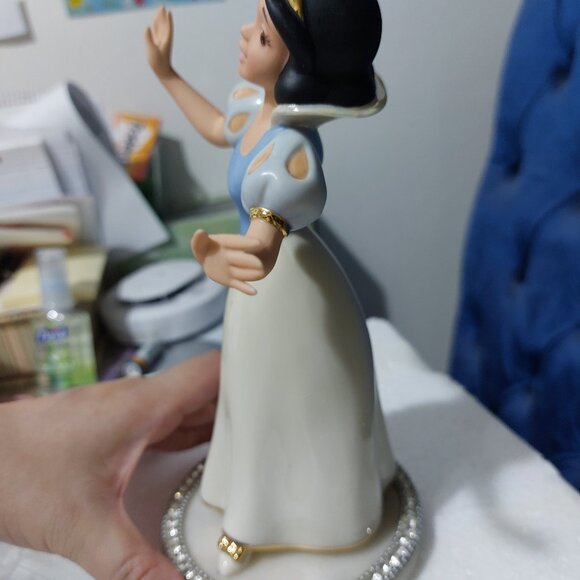 LENOX Disney SNOW WHITE Collectible Figurine Beautiful Decor - Picture 11 of 14